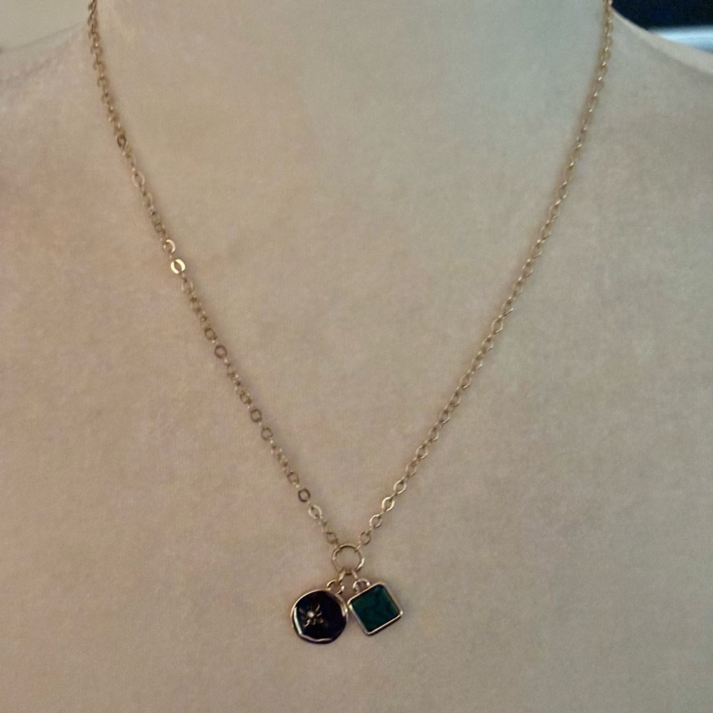 New Marlyn Schiff Molly Charm Necklace Gold Toned Green 16-19” Gemstone Casual